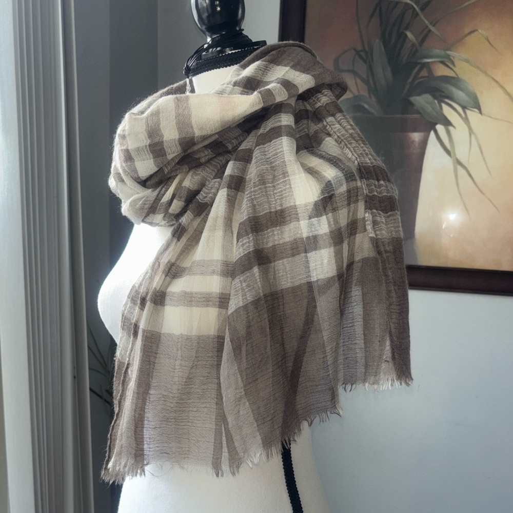 Elegant Plaid Scarf in‎ Brown and Cream